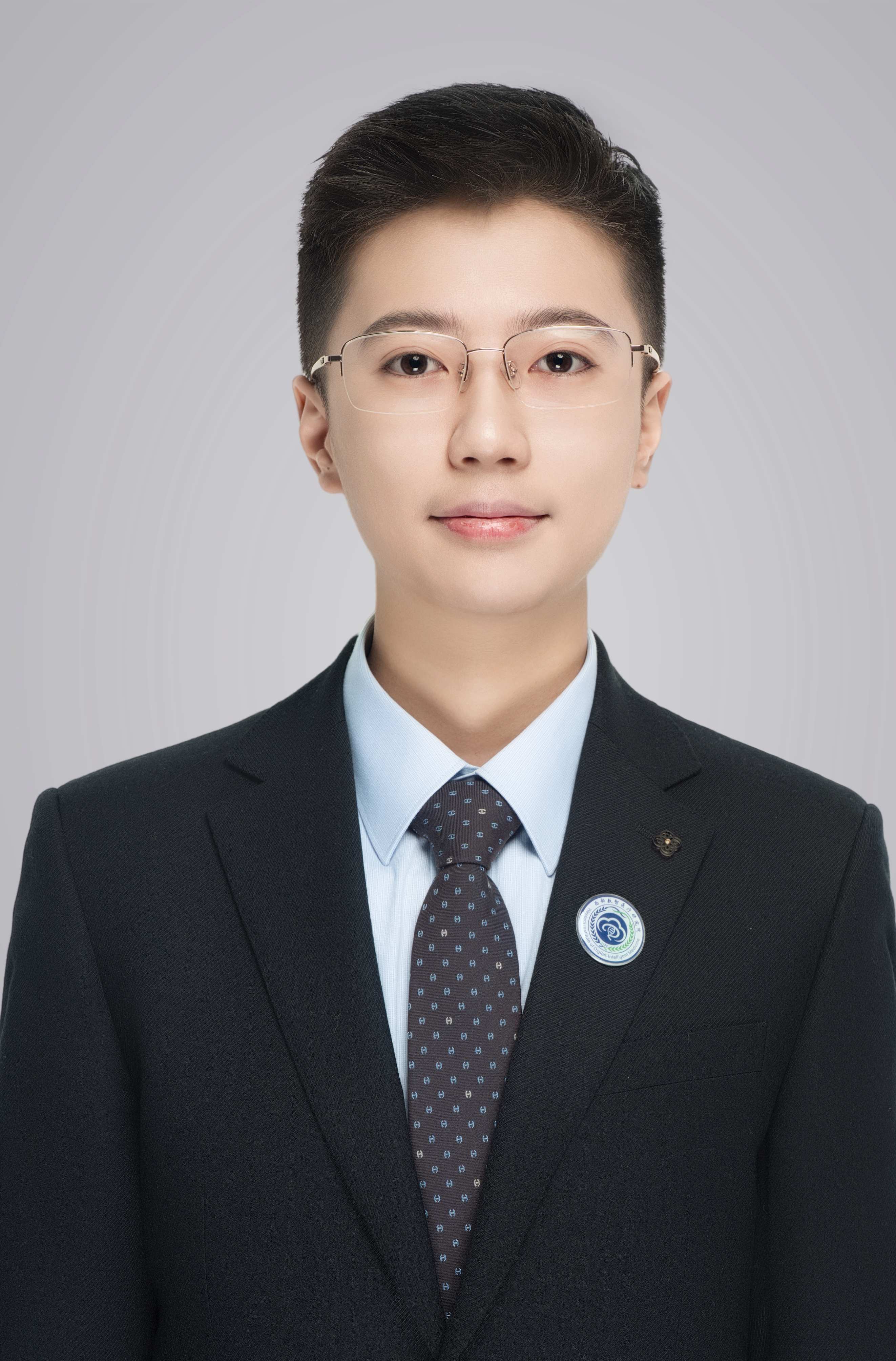 吴思锜（官网）.jpg